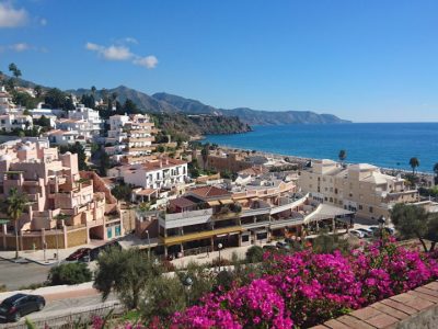 Bild över Burriana stranden i Nerja