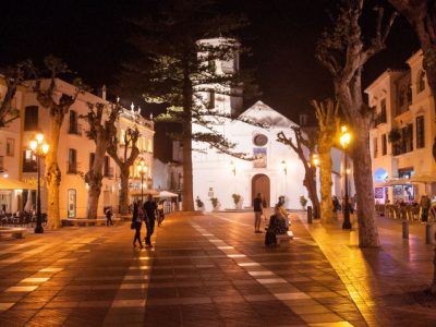 Vid kyrkan på Balkong Europa i Nerja